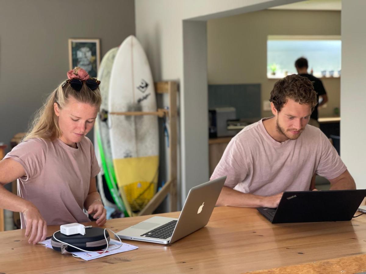 Guest house Boardrooms - Work - Surf - Sleep - Bloubergrant Cape Town